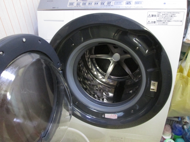ドラム式洗濯機の排水フィルターがマジやばい １か月に１回掃除してますか ハウスクリーニングの おそうじ専科
