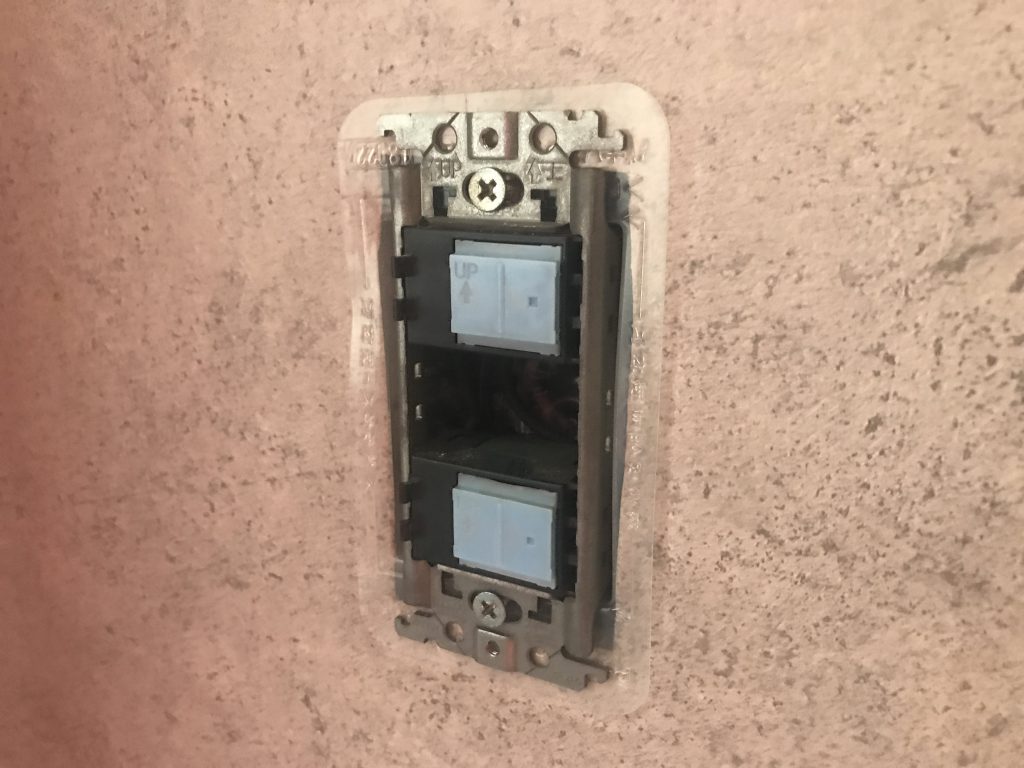 コンセントスイッチ周りから入り込む隙間風 たった３８円で出来るおてがる対策法教えます ハウスクリーニングの おそうじ専科